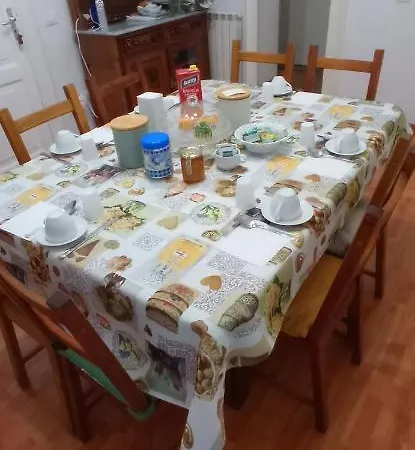 לינה וארוחת בוקר Casa Cristina