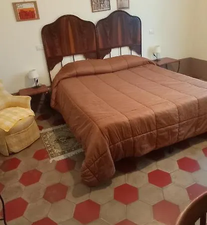 לינה וארוחת בוקר Casa Cristina 3*